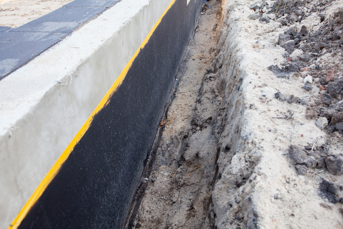 Waterproof waterproofing of the house foundation