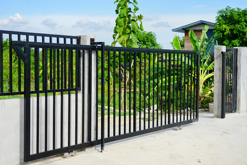 Sliding gate